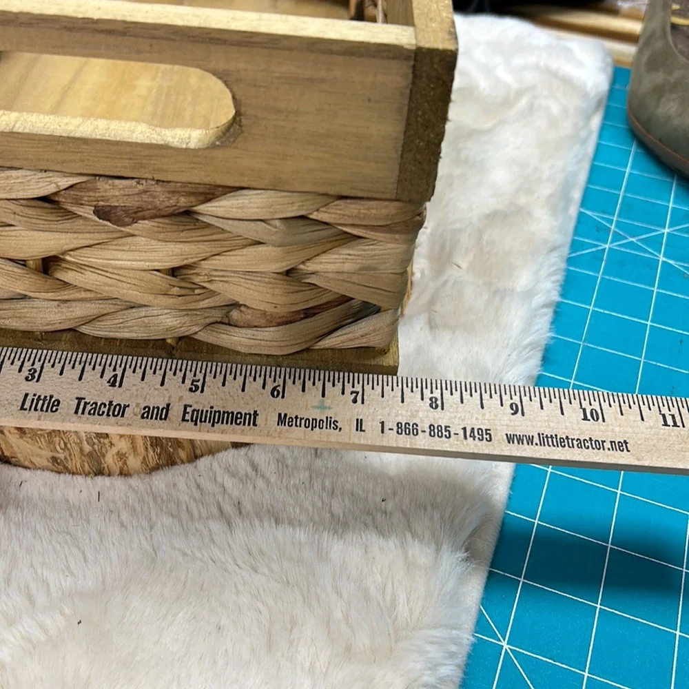 Harry &‎ David woven and wooden basket